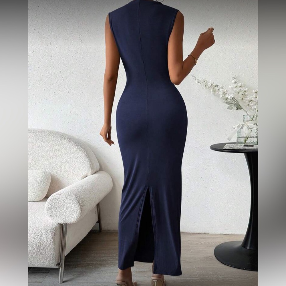Elegant Black Sleeveless Draped Bodycon Maxi Dress - Picture 3 of 16